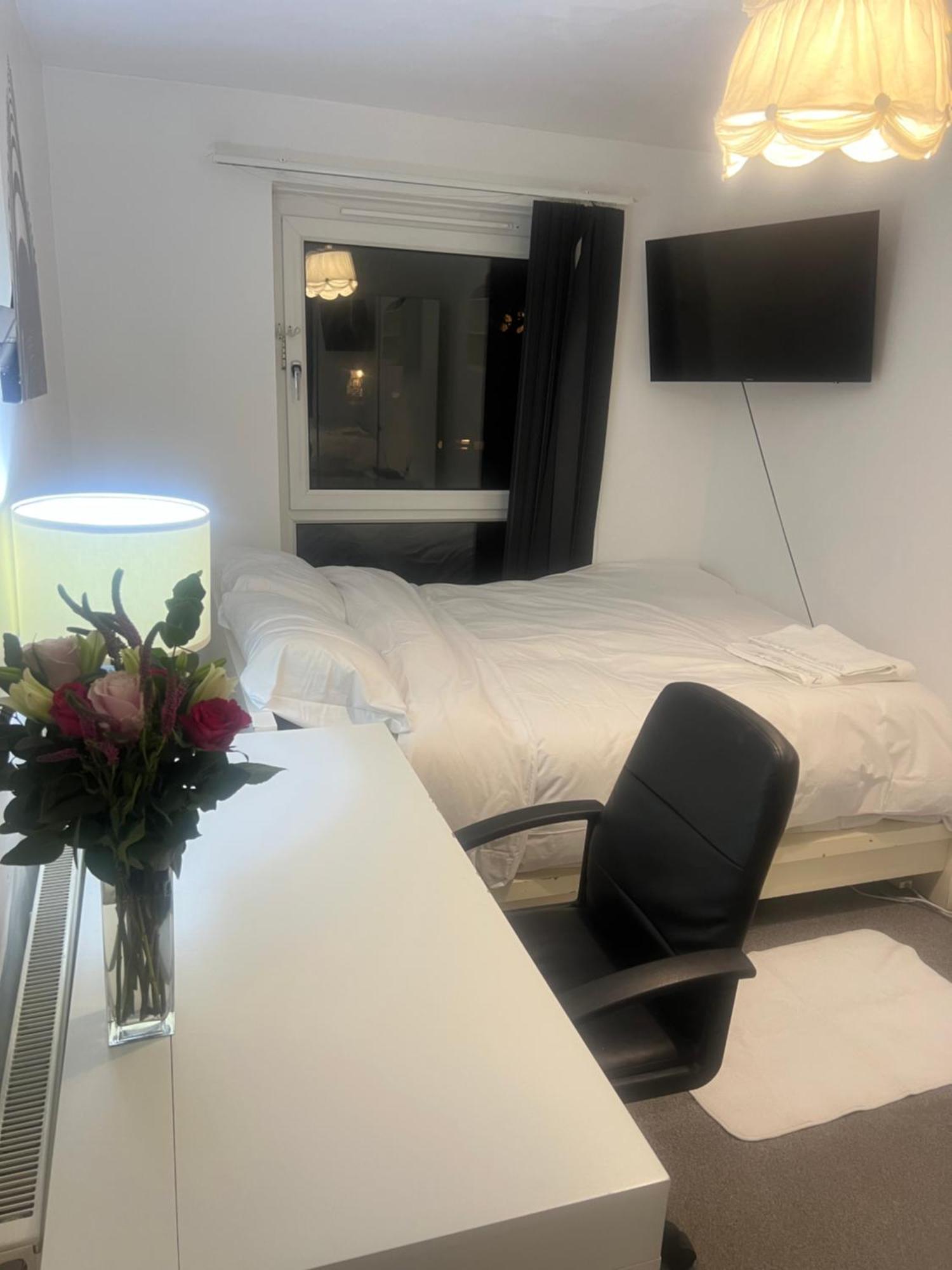 Cosy Near Angel & Kings Cross Station Private Management Two Shared Bathroom Casa de hóspedes
